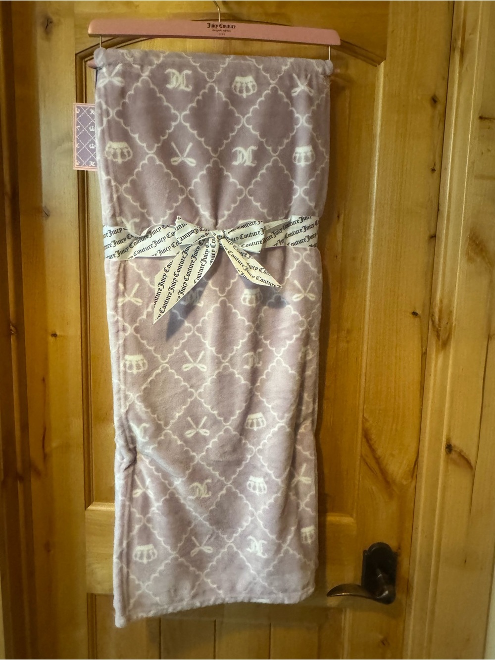 Juicy Couture Lilac and Cream Plush Logo Throw - Picture 2 of 2